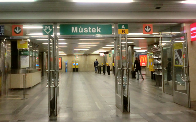 プラハ地下鉄駅